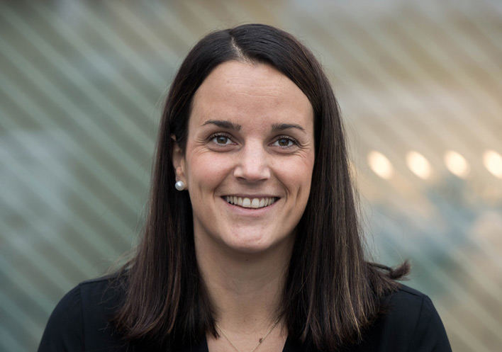 Caroline Myhre Kjeve, kundesenter og salg i SML Lighting