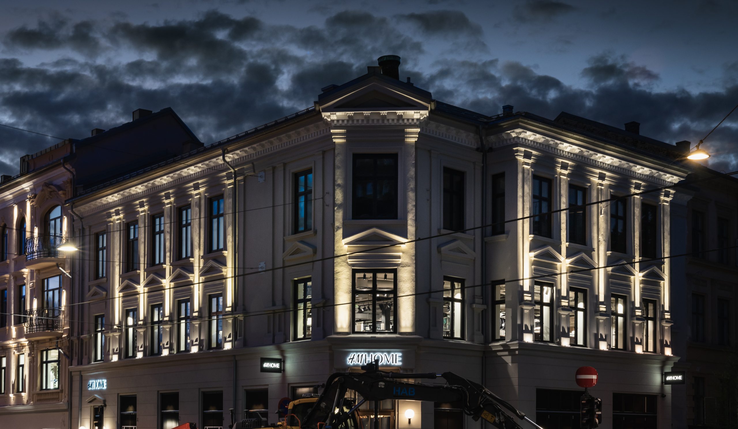 Fasadebelysning til Valkyrien senter i Oslo av SML Lighting